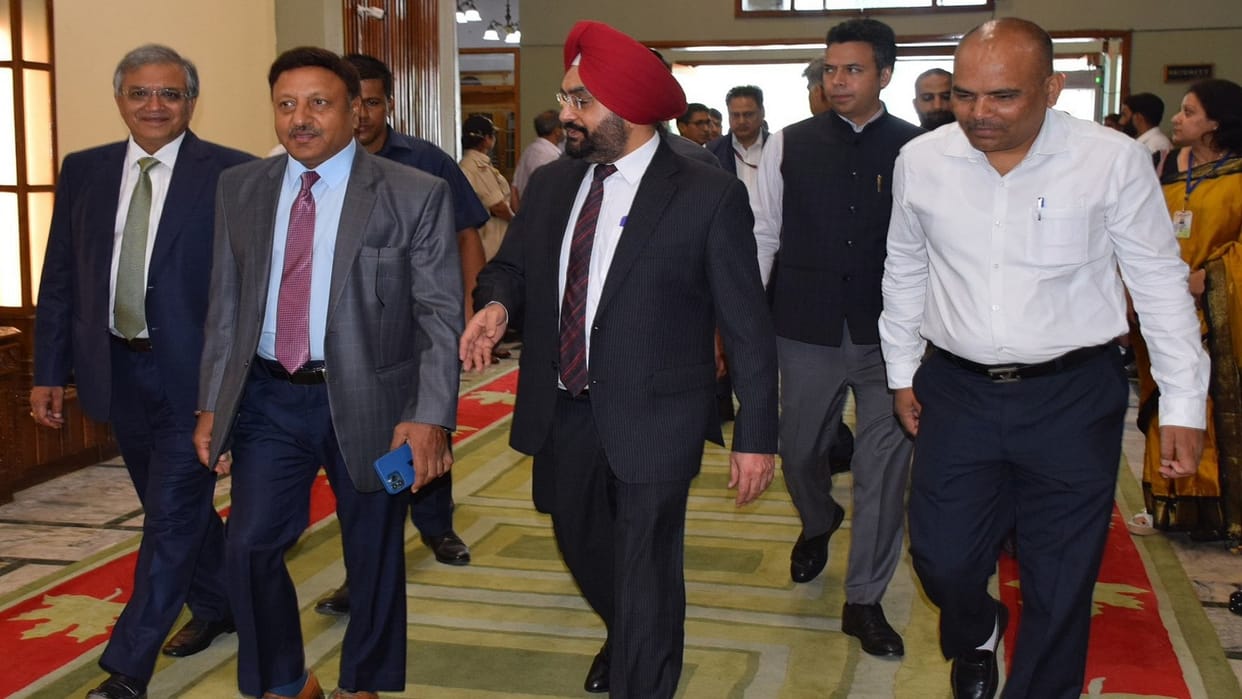 Jammu and Kashmir Assembly Election ECI team urged to conduct elections in state soon
