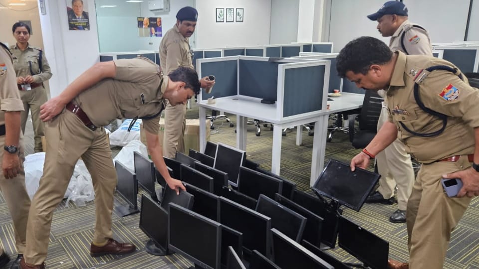 Dehradun News Gang busted for duping foreigners through fake call center eight arrested