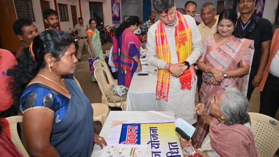 BJP state president Kiran Dev participated in public problem solving fortnight in Jagdalpur