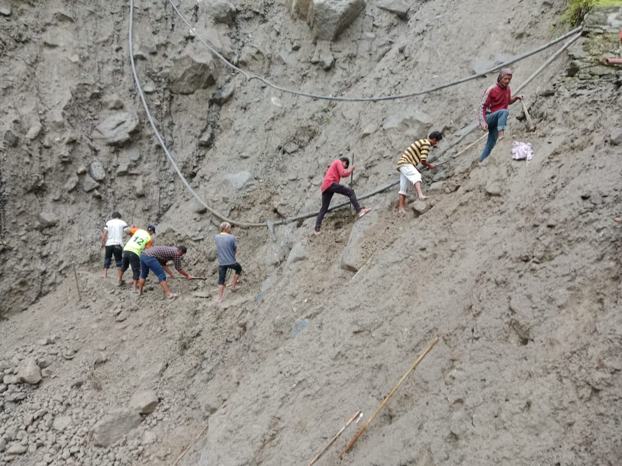 Kedarnath Disaster 230 workers Doing repairing of Gaurikund-Kedarnath Route damage at 29 places