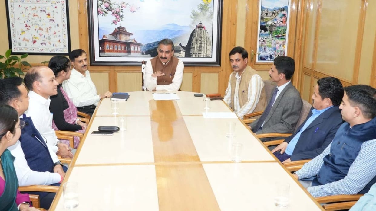 18 probationary officers met CM Sukhu and shared their training experiences