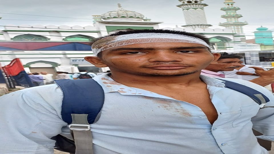 Baghpat: College going student and his friend attacked with knives, one attacker caught