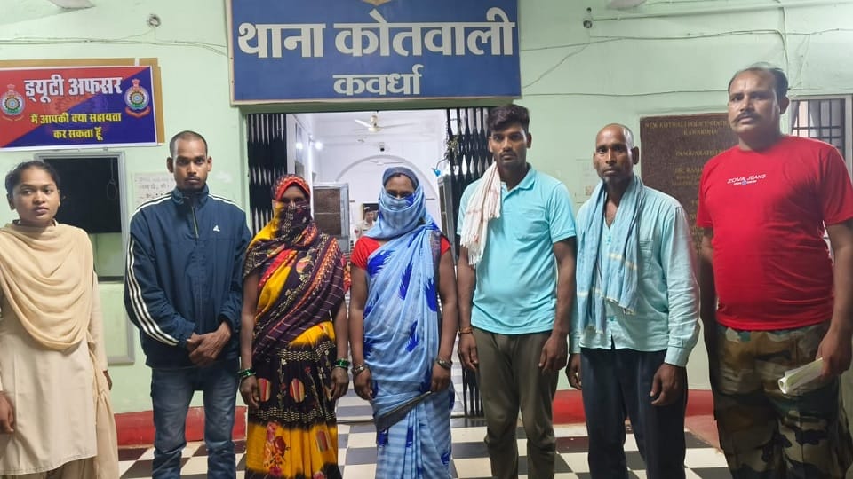 Married woman commits suicide by hanging herself in Kabirdham