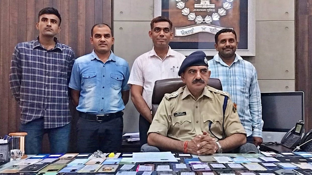 Ajmer Police 169 lost mobile phones worth Rs 57 lakh recovered