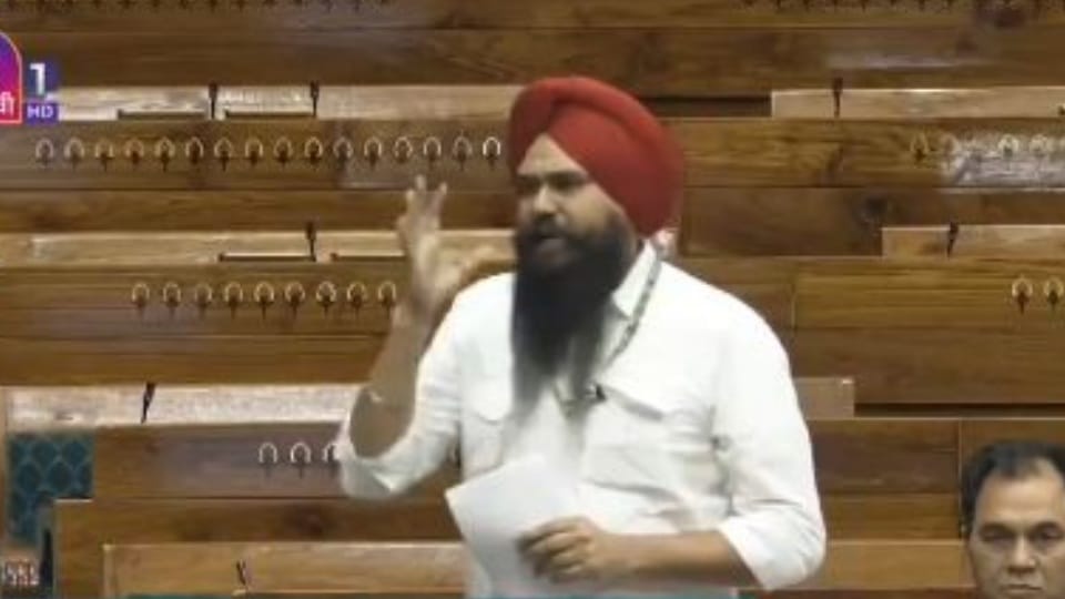 Punjab AAP mp Malvinder singh Kang increase international flights from Chandigarh airport in the Parliament