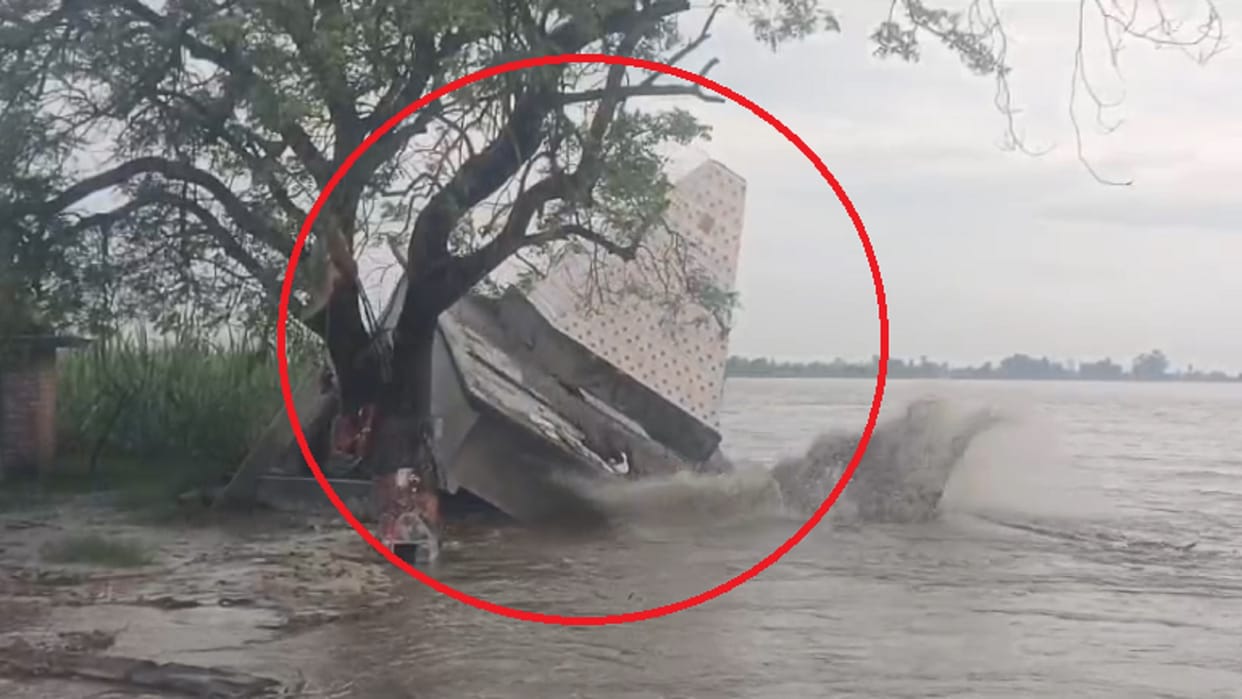 havoc of Sharda river erosion in Lakhimpur Kheri Durga temple of Nayapura submerged in river watch video