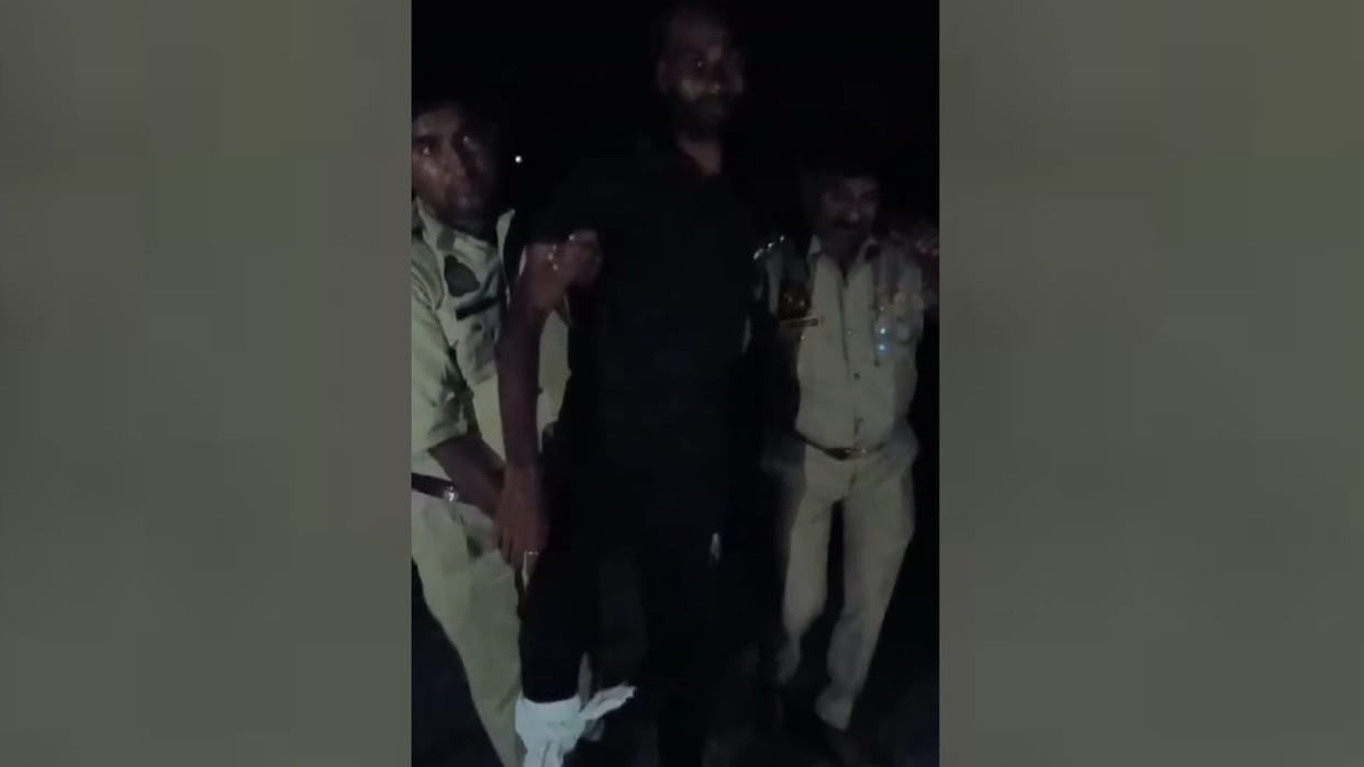 Accused of gang rape arrested in an encounter in Baldiray in Sultanpur.