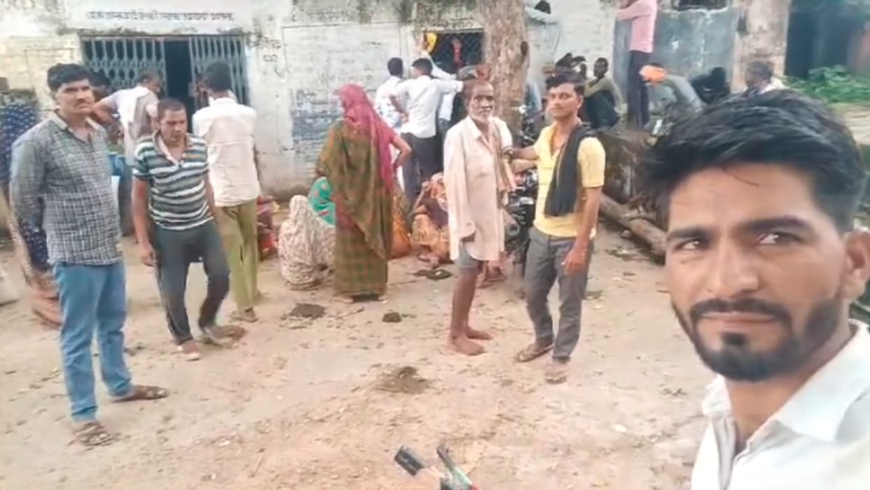 Tikamgarh: Poor did not get ration for three months, allegation of inflation - sold all the goods in the marke