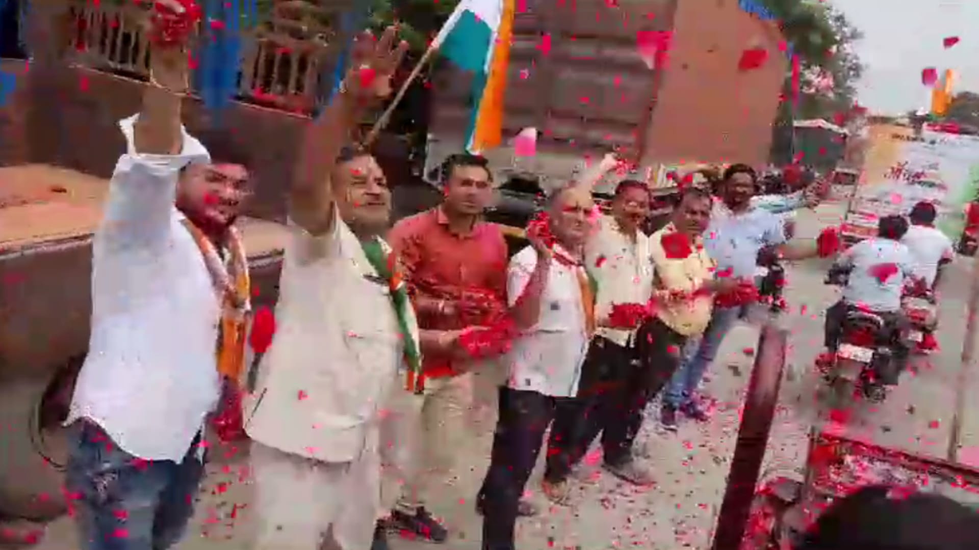 Maa Tujhe Pranam: City reverberated with Vande Mataram and Bharat Mata ki Jai in Tiranga Rally