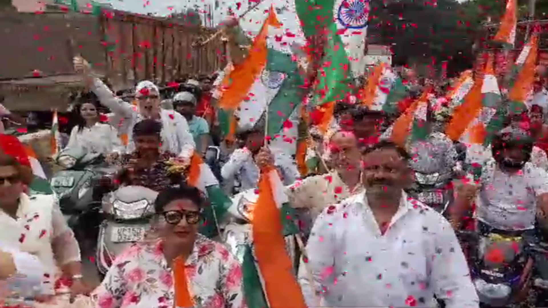 Maa Tujhe Pranam: City reverberated with Vande Mataram and Bharat Mata ki Jai in Tiranga Rally