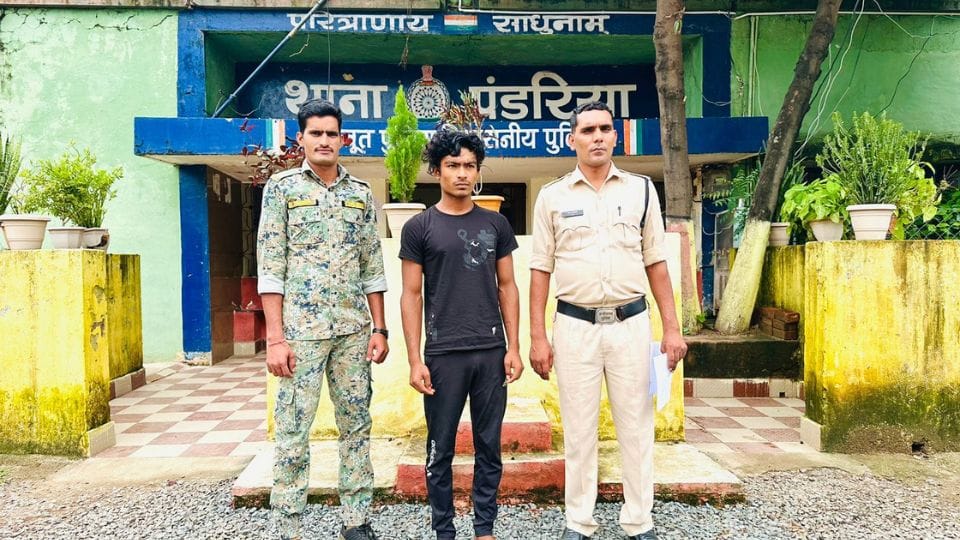 Police arrested accused for misdeed girl on pretext of marriage