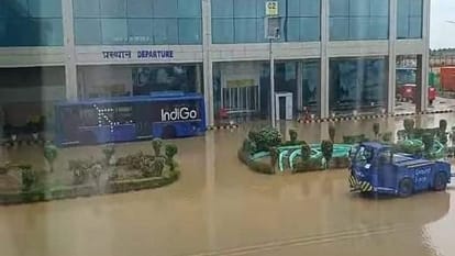 Goodbye 2024: Prayagraj got the gift of two Vande Bharats, the picture of the stations changed.