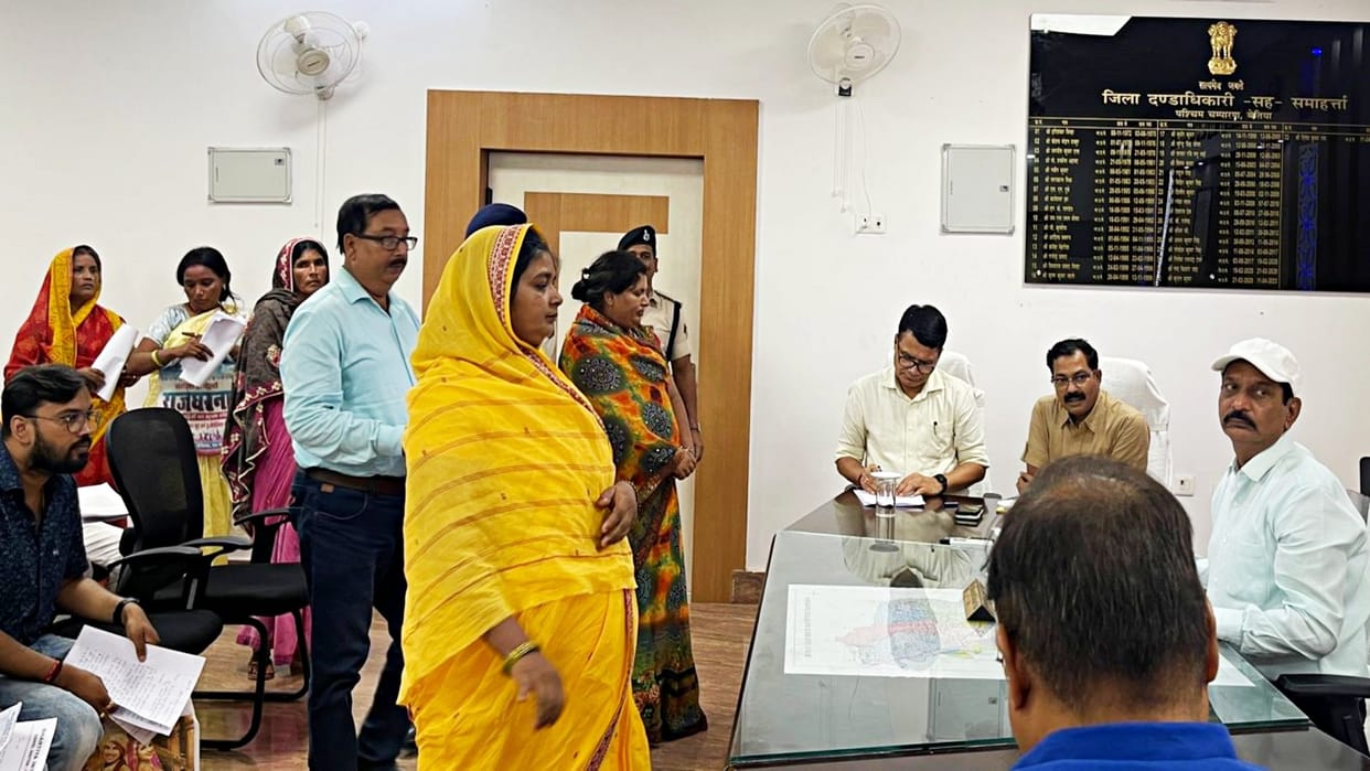 Bihar: West Champaran DM Dinesh Rai heard a total of forty cases in Janta Darbar, many were resolved on spot