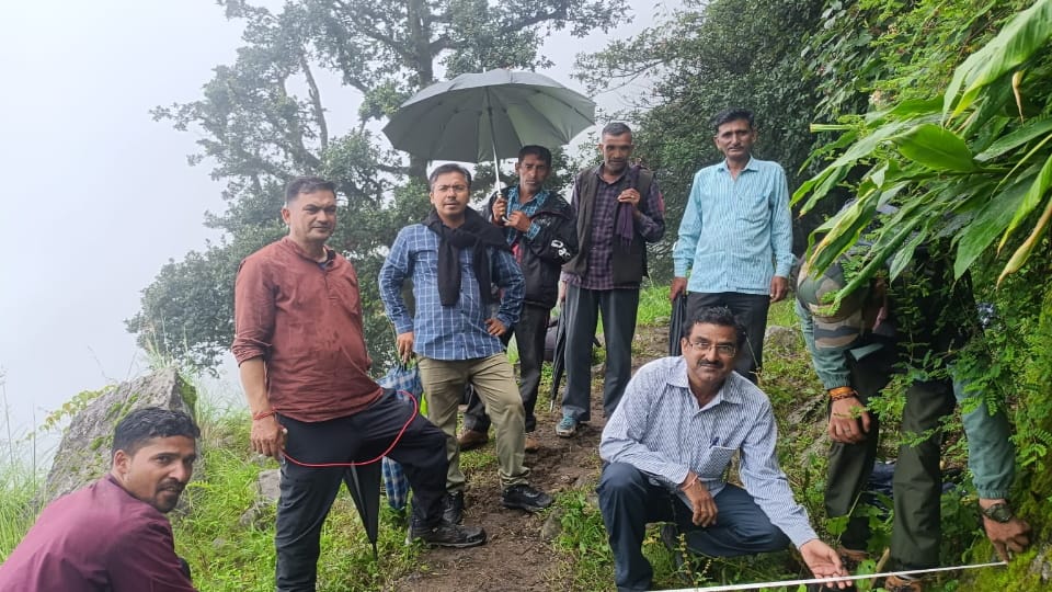 Uttarakhand News teams left for survey to connect Kedarnath with an alternative pedestrian routes