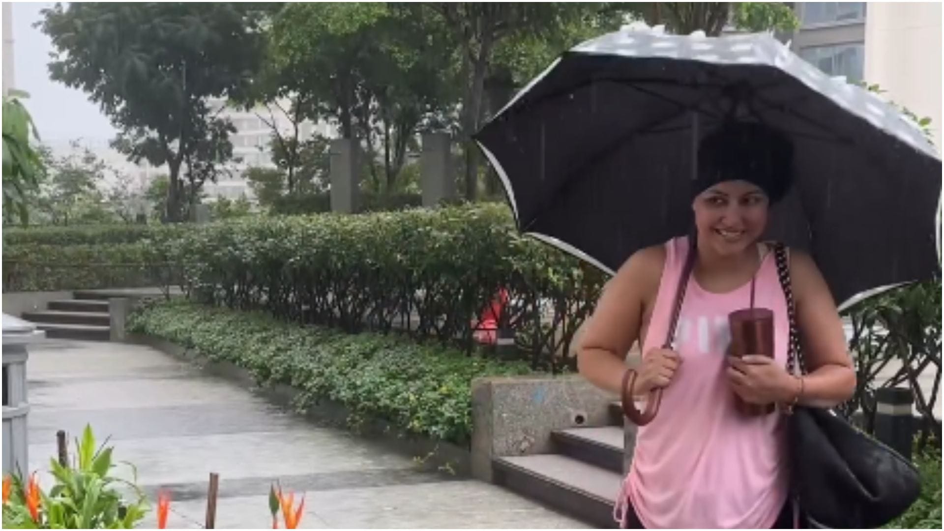 Hina Khan Going Gym in heavy rain amid breast cancer treatment shares video write importance of daily workout