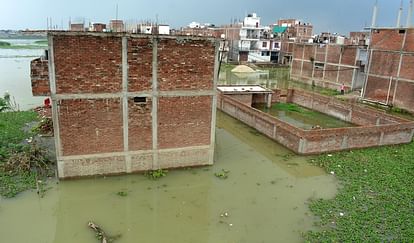 Prayagraj Flood Update: Ganga's speed has slowed down but flood threat persists in low lying areas