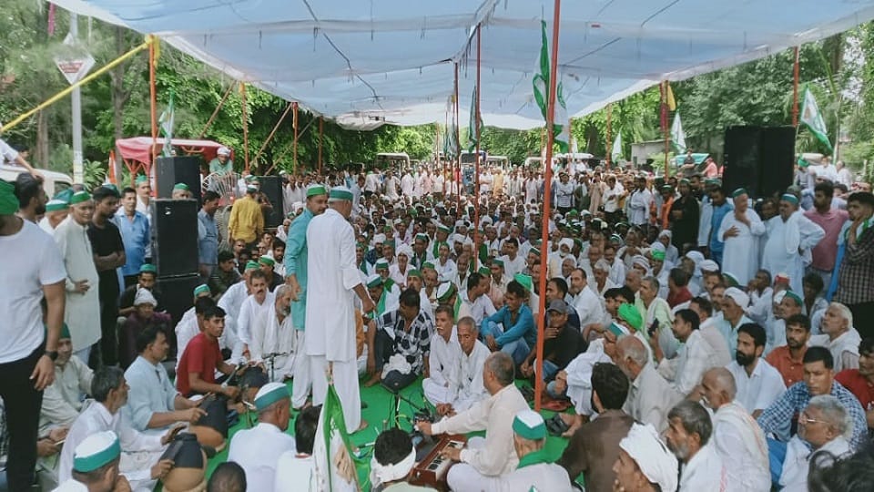 Tractor Tricolor March: BKU surrounded the Commissionerate, Panchayat lasted for eight hours
