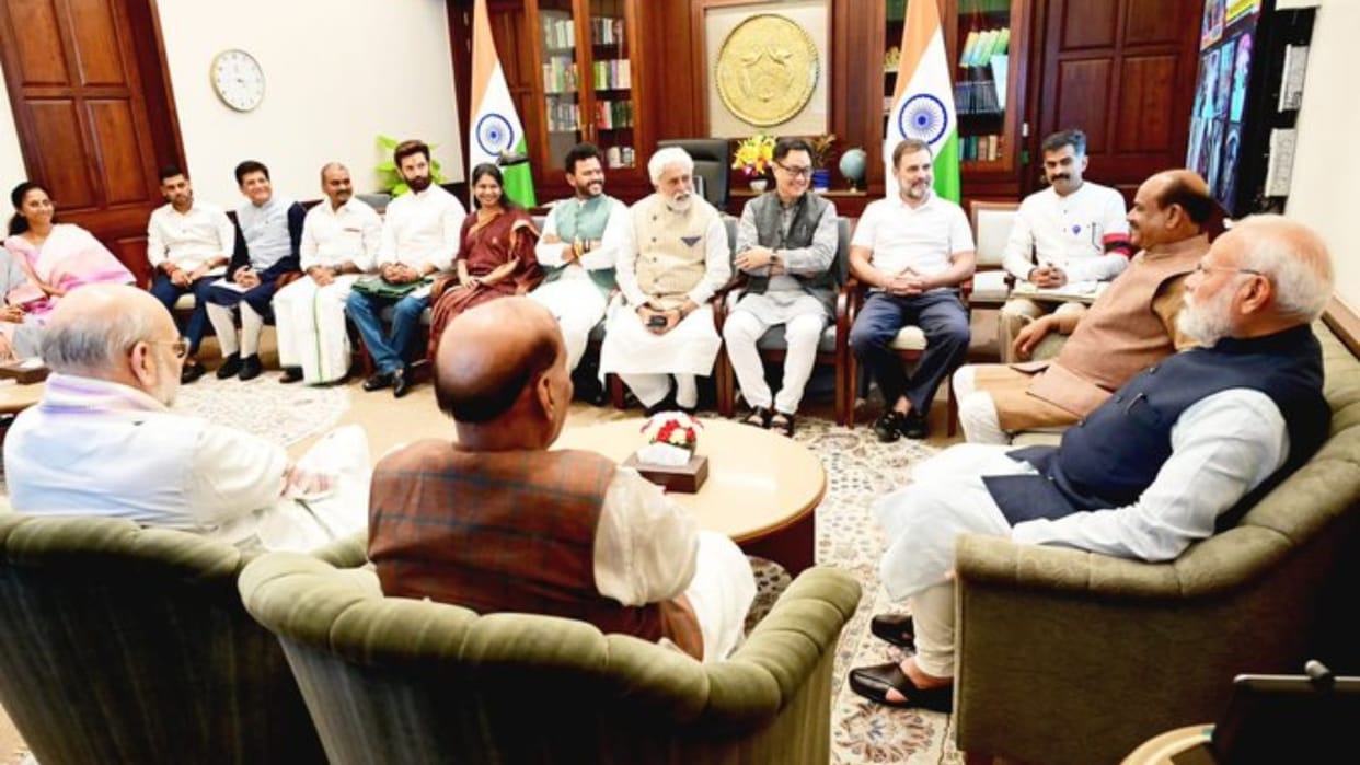 Parliament Monsoon Session Live Updates Centre Tables Waqf Board Amendment Bill Om Birla News in hindi