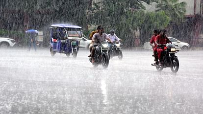 Prayagraj Flood Update: Ganga's speed has slowed down but flood threat persists in low lying areas