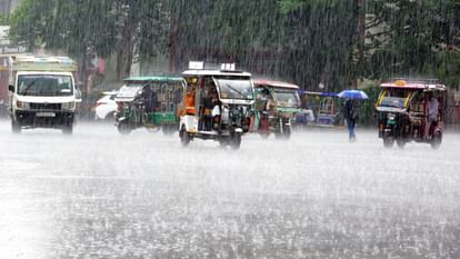 Prayagraj Flood Update : गंगा की रफ्तार थमी पर निचली इलाकों में बाढ़ का खतरा बरकरार, पलायन की तैयारी Prayagraj Flood Update: Ganga's speed has slowed down but flood threat persists in low lying areas