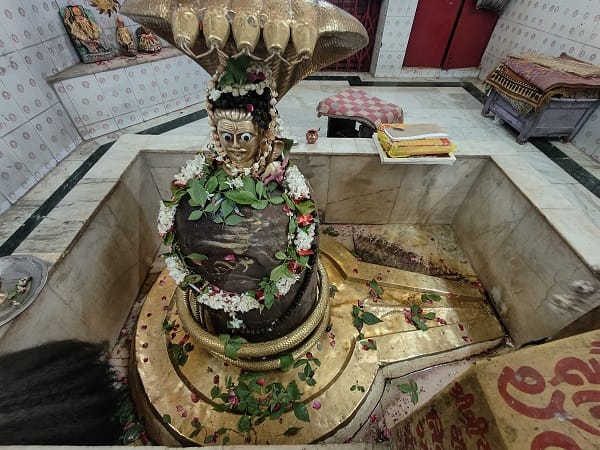Special temple in kashi pushpadanteshwar mahadeva devotees worship sawan