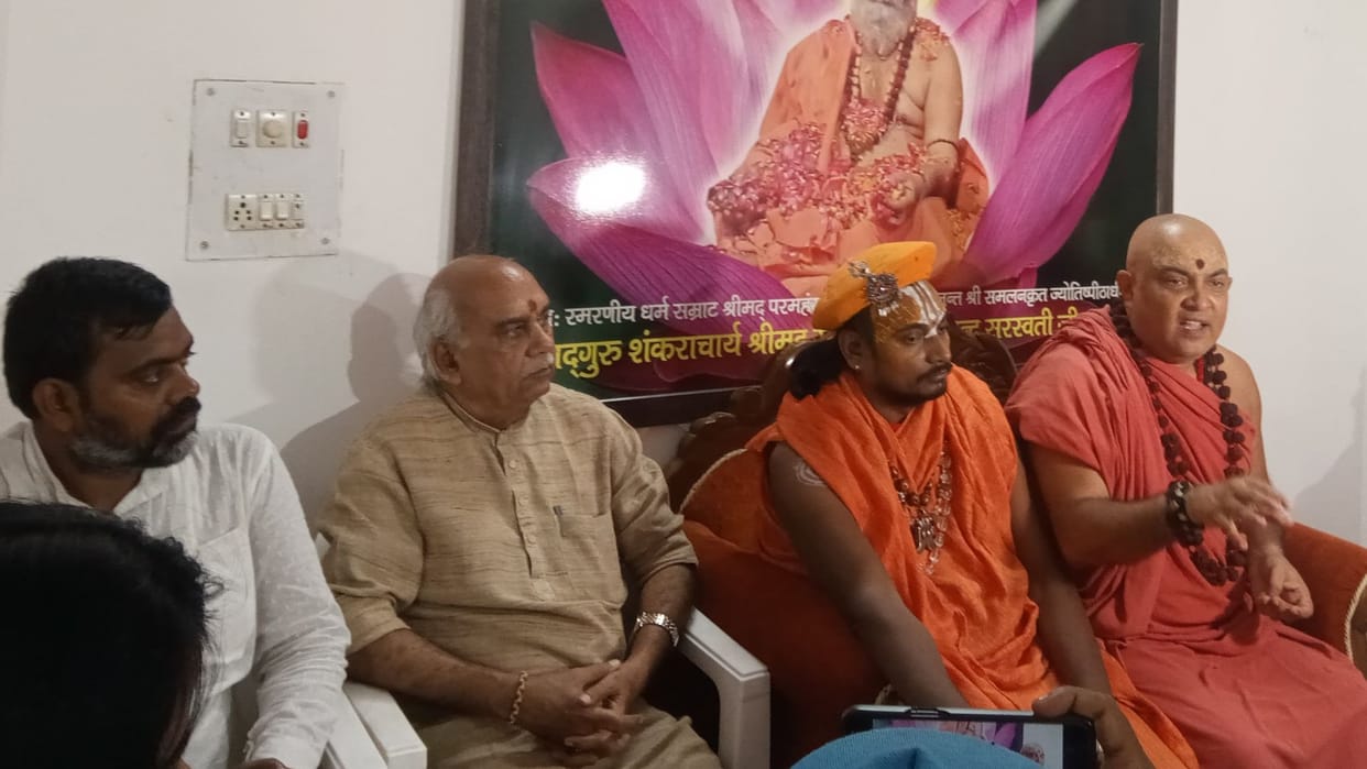 Sant of Kashi said Indian government worry about Hindus Buddhists Sikhs and other minorities in Bangladesh