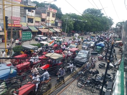BKU का ट्रैक्टर तिरंगा मार्च: मेरठ कमिश्नरी में पुलिस ने जड़ा ताला, बिजनाैर में पुलिस से धक्का-मुक्की Meerut: Bhakiyu tractor tricolor march today, will surround commissionerate