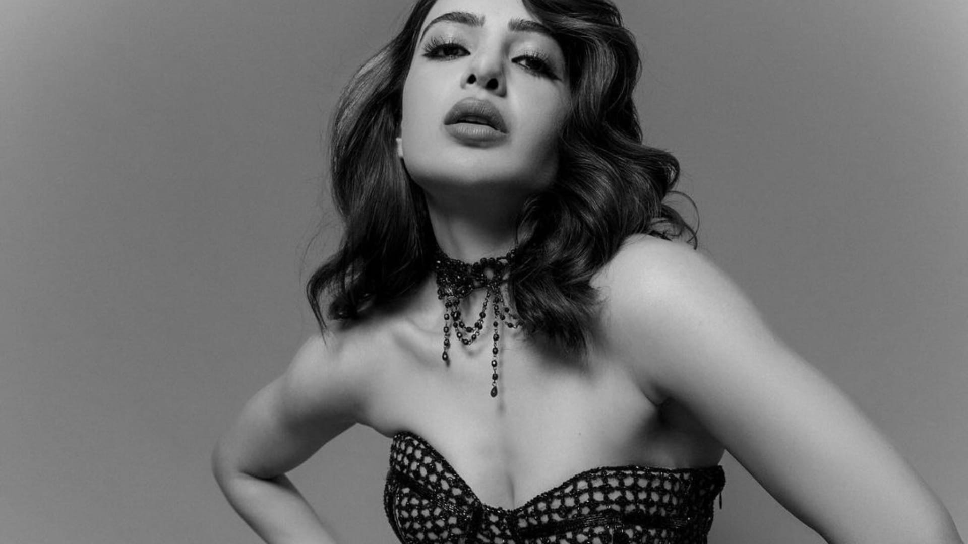 Fans shows concerned after seeing Samantha Ruth Prabhu reduced weight users said she is identified by caption