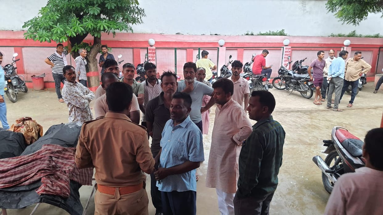 Two get drowned in a pond in Kadipur Sultanpur.