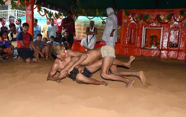 Women dominate wrestling 150 players showed their strength in Kashi