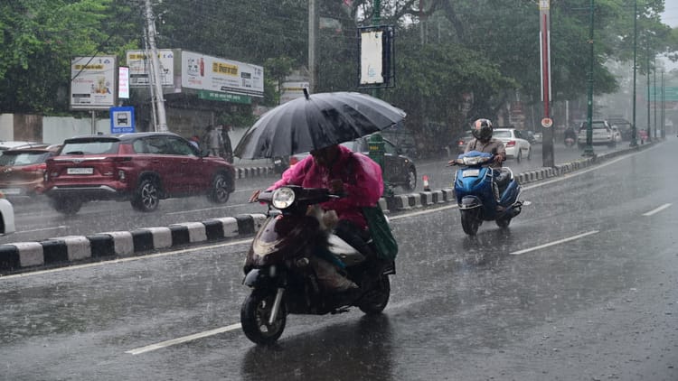 Uttarakhand Weather: पांच जिलों में भारी बारिश का ऑरेंज अलर्ट, जिलाधिकारियों को सतर्क रहने के निर्देश