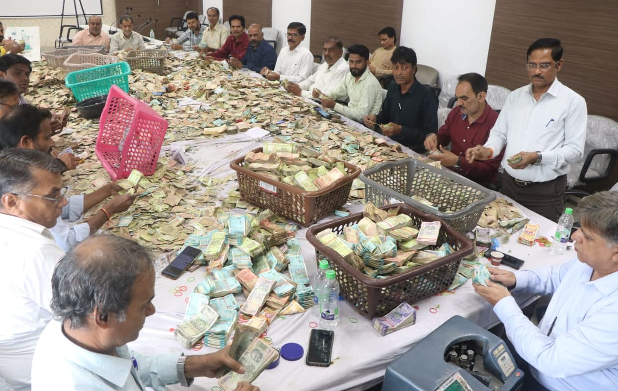 Indore: Donation boxes of Indore's Khajrana temple opened, more than 1.25 crore rupees came out