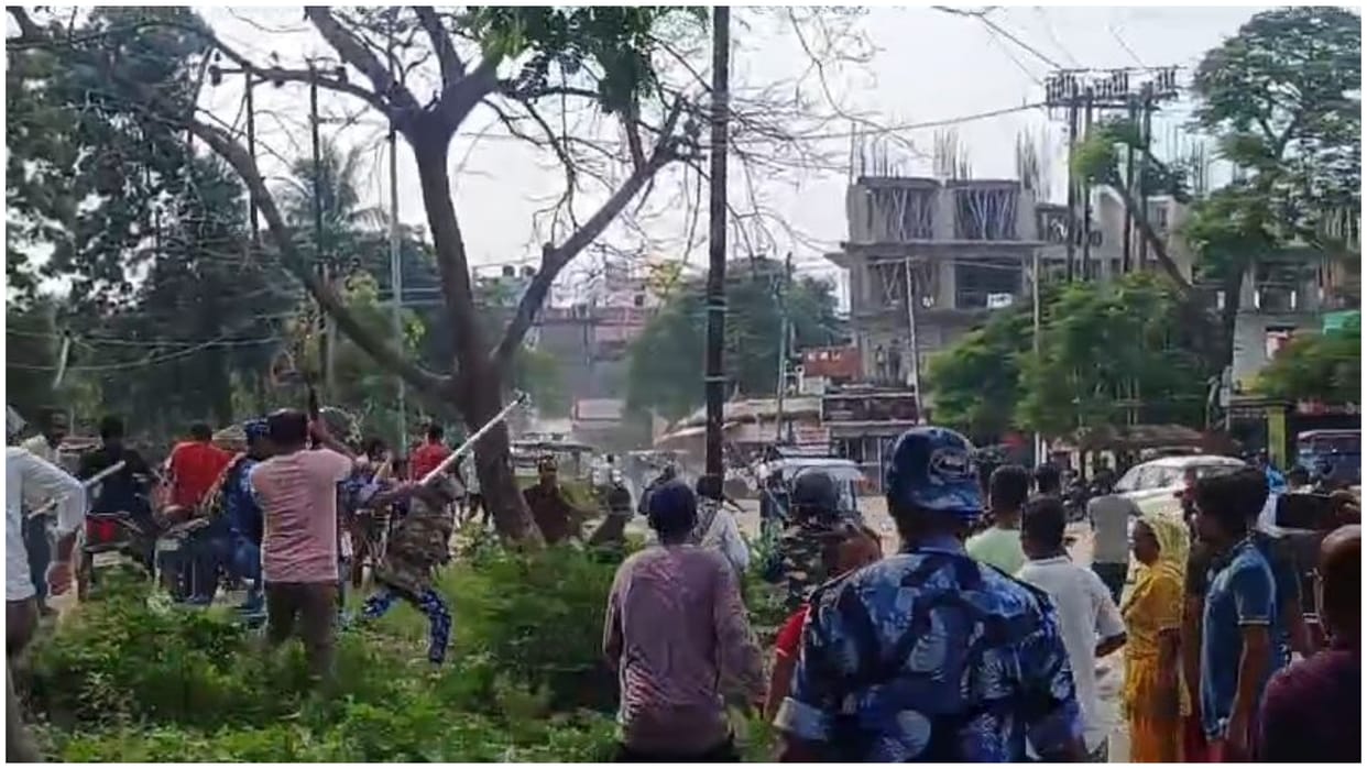 Bihar News : Magistrate Attacked during anti-encroachment drive in Purnea, bihar police