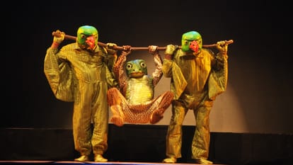 The staging of 'Tare Tare Na Lekh' Nautanki thrilled the audience, the vocal waves of Purvi-Chhaprahiya-Birha