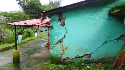 khupi village of Nainital in danger due to landslide