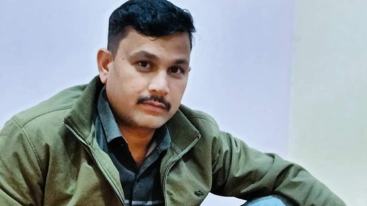 Gwalior News: Container hits Additional SP's car on highway constable dies wife and child injured
