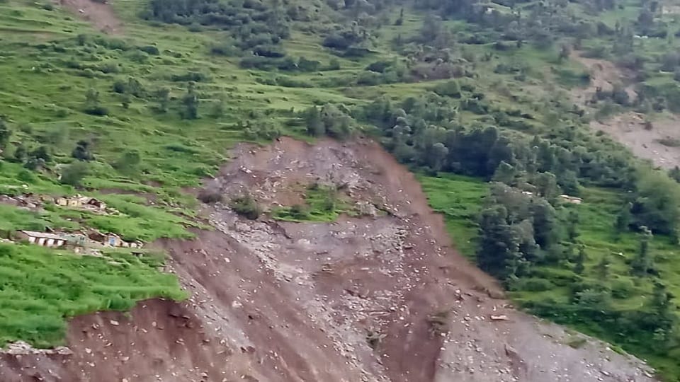 54 families are waiting to be displaced in Kuwari Village in Kapkot bageshwar