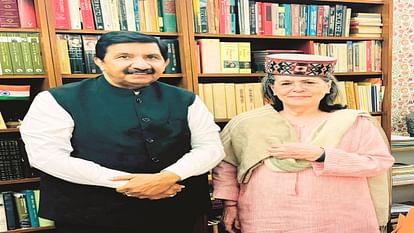 Deputy cm Mukesh Agnihotri met Sonia Gandhi and informed her about the losses