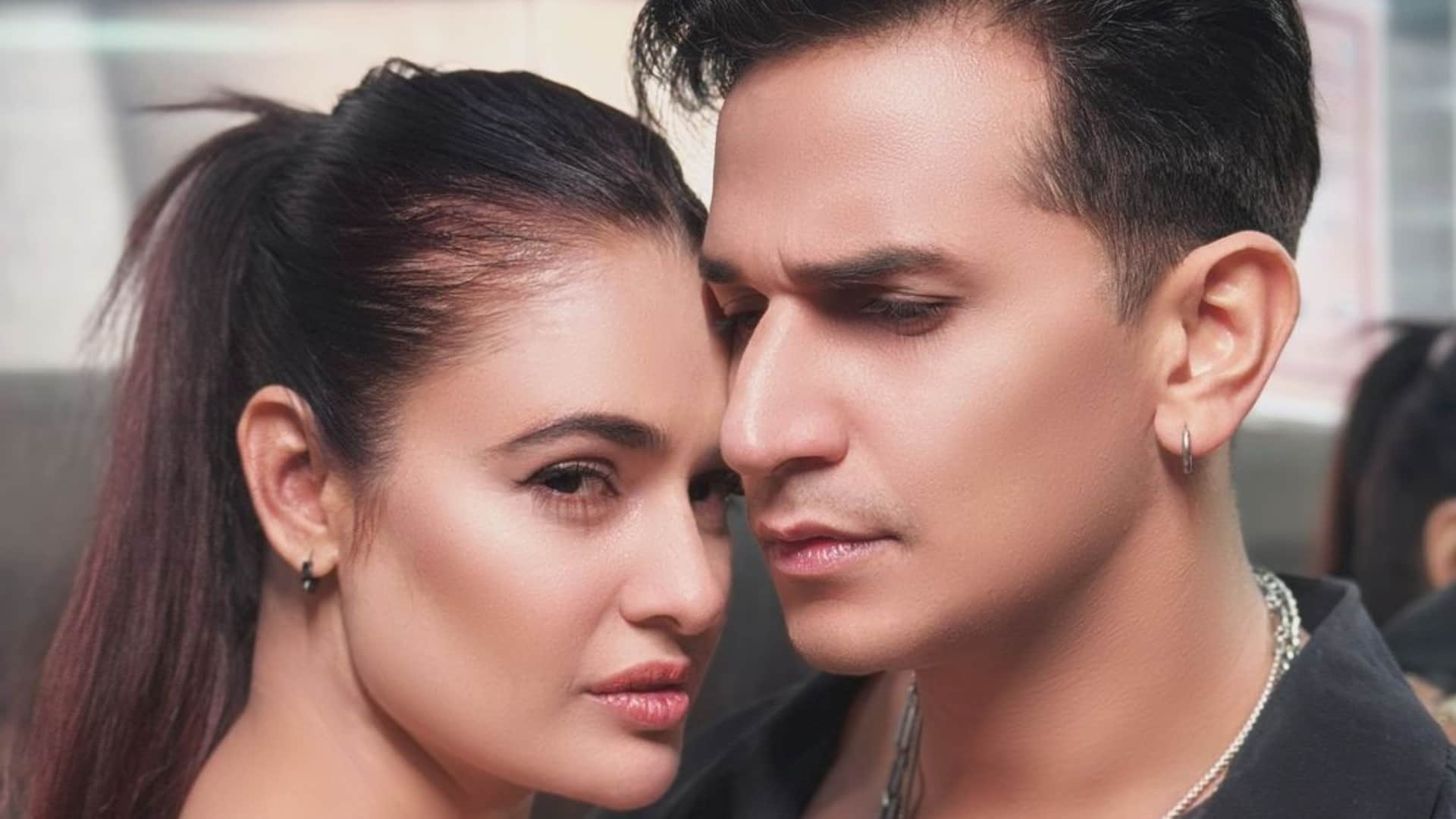 Bigg Boss Famous Couples Karan Veer Mehra Chum Darang Aly Goni Jasmine Bhasin Tejasswi Prakash Karan Kundrra