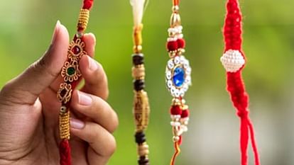 Raksha Bandhan 2024: रक्षाबंधन पर भद्रा का साया, जानें राखी बांधने का मंत्र, पूजा विधि और शुभ मुहूर्त Bhadra shadow on Raksha Bandhan, know the mantra to tie Rakhi, method of worship and auspicious time