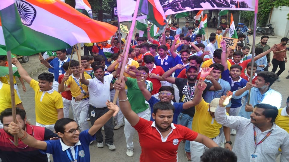 Amar Ujala Maa Tujhe Pranam Mashal Rally