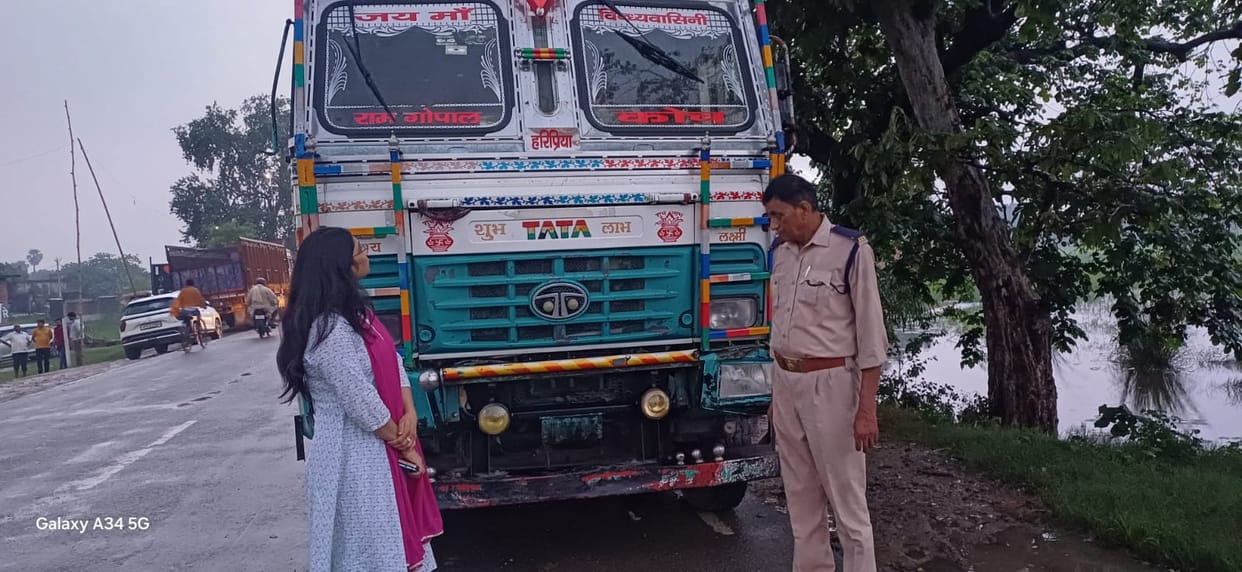 Transport Minister chased and stopped seven overloaded trucks seized in ghazipur action taken on Expressway