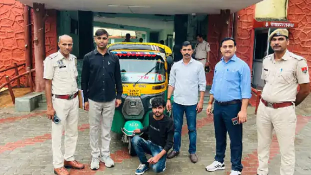 Jaipur Crime Auto Driver Arrested For Attempting To Kidnap IAS Aspirant Rajasthan News in Hindi