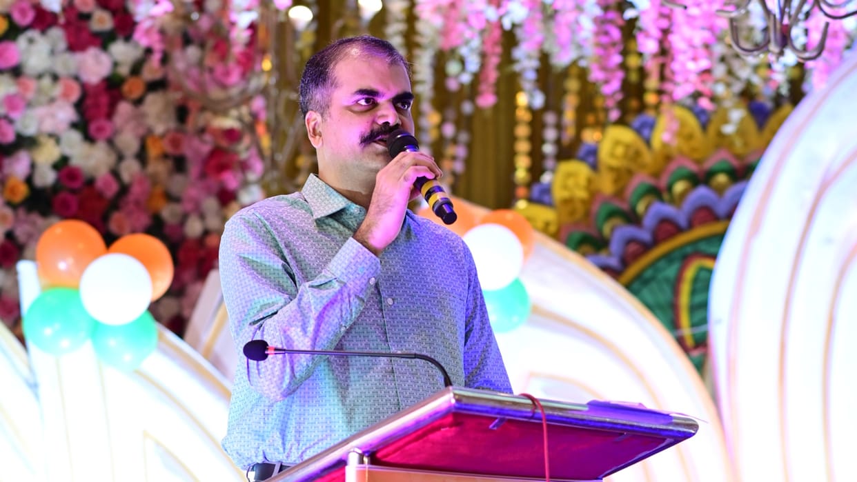 Bihar: Senior IPS Vikas Vaibhav responded to the question of joining Lalu's party; Prashant Kishore, RJD