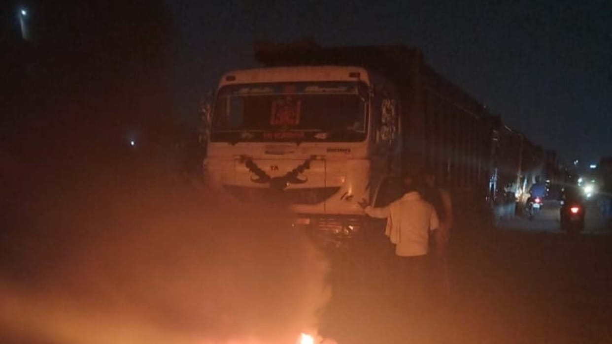 Bihar News : Truck crushed couple in Patna, crowd created ruckus after wife's death