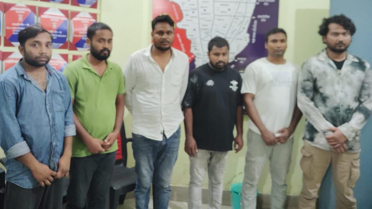 Bihar News: Liquor party was going on in JDU leader hotel in Darbhanga, police arrested six youths. Liquor ban