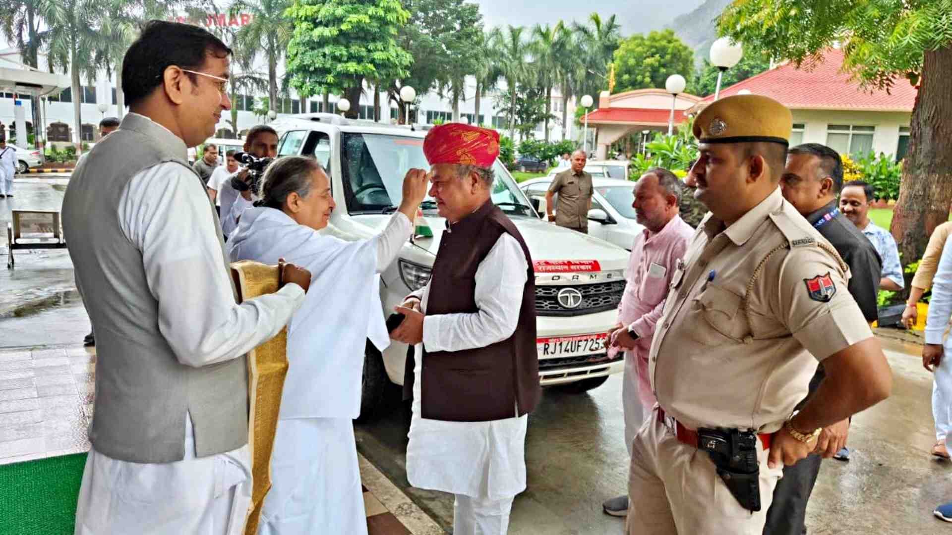ब्रह्माकुमारीज़ संस्थान में नरेंद्र सिंह तोमर का हुआ स्वागत।