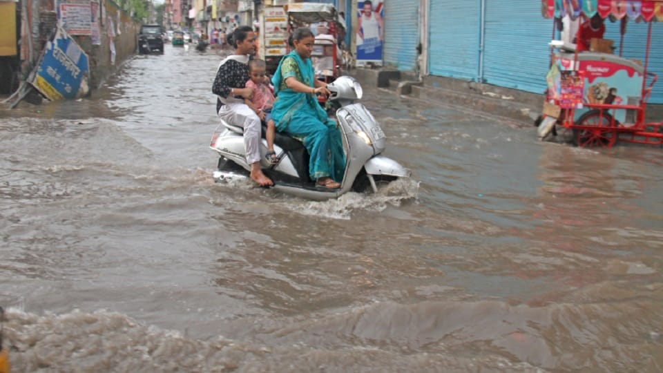Flood-like situation in Gurugram due to 10 hours of rain 10 km long jam on Delhi-Jaipur highway