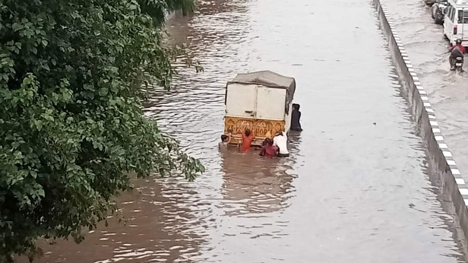Weather Update Rain in Delhi-NCR, roads filled with water