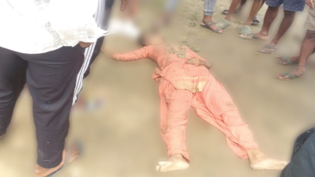 A teenage girl jumped into the river from Chanda Ghat bridge in Malav, Gorakhpur, died.